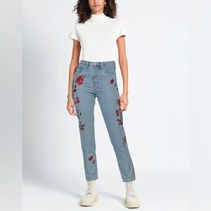 Juicy Couture Floral Embroidered Blue Jeans NWOT​​